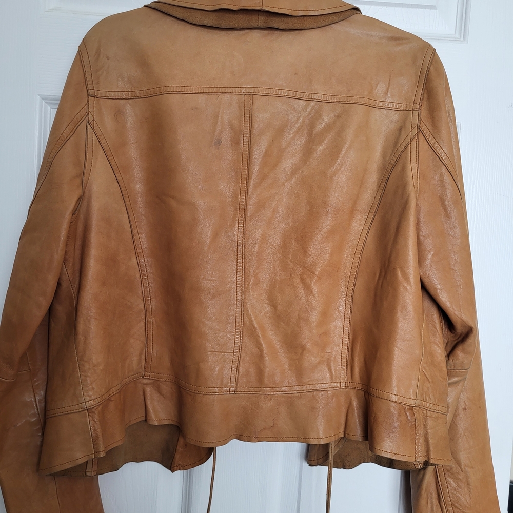 Women's Tan Ruffle Leather Jacket - Picture 10 of 14